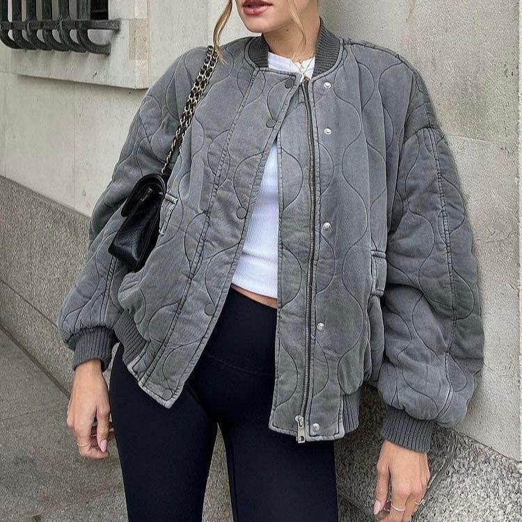 Jachetă bomber Lucy – Combinați stilul și confortul în viața de zi cu zi